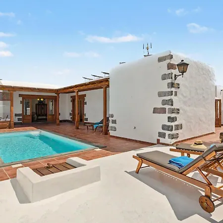 Buenlugar Holiday home *